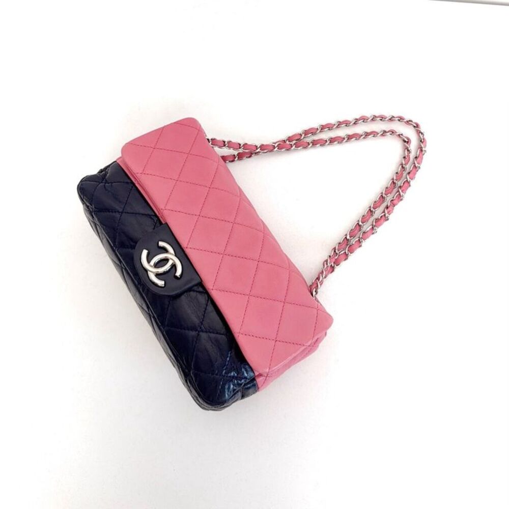 Chanel Women Pre-Loved Bag Very Good Condition - Picture 5 of 9